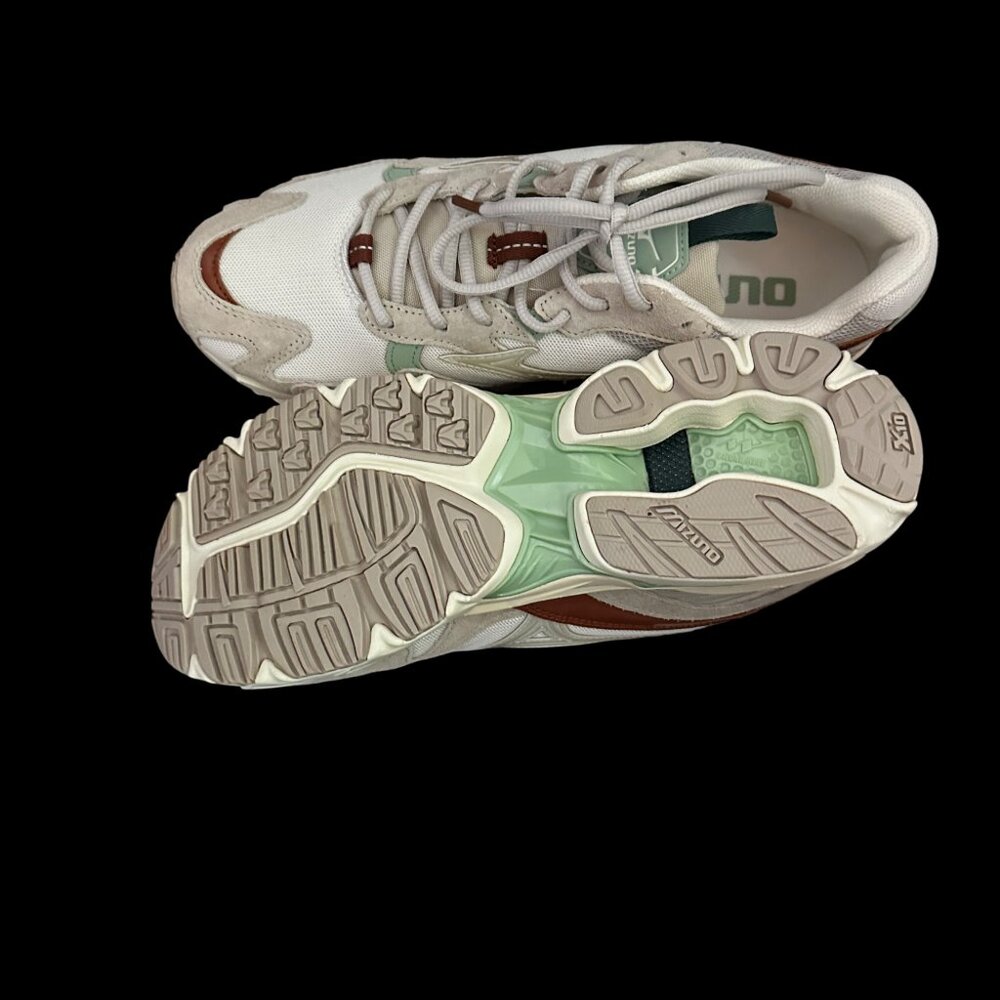 Mizuno Wave Rider 10 White and Brown Athletic Shoes - Picture 4 of 8